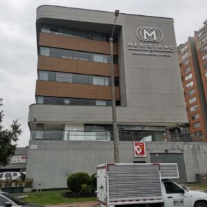Oficina 401 Centro Empresarial Meridiano 13